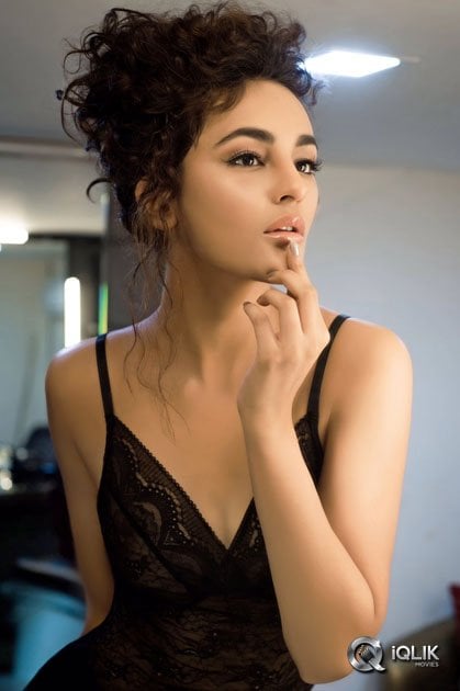 Seerat-Kapoor